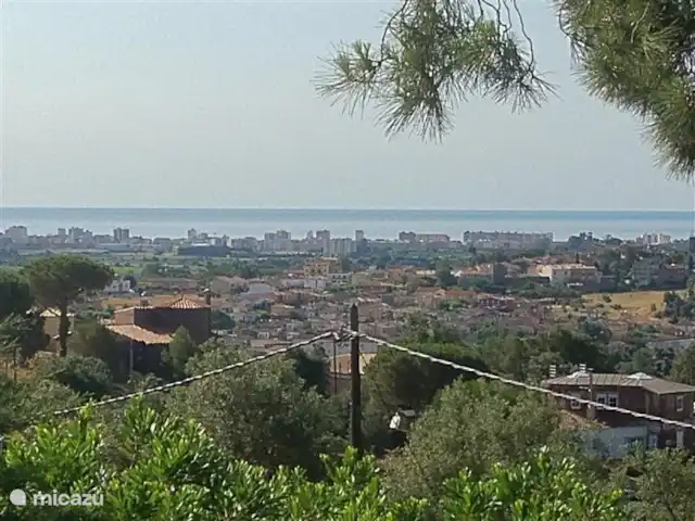 Location de Vacances Espagne, Costa Brava, Calonge, villa - Casa la Curva A 3,5 km de la plage. Vue depuis le jardin.