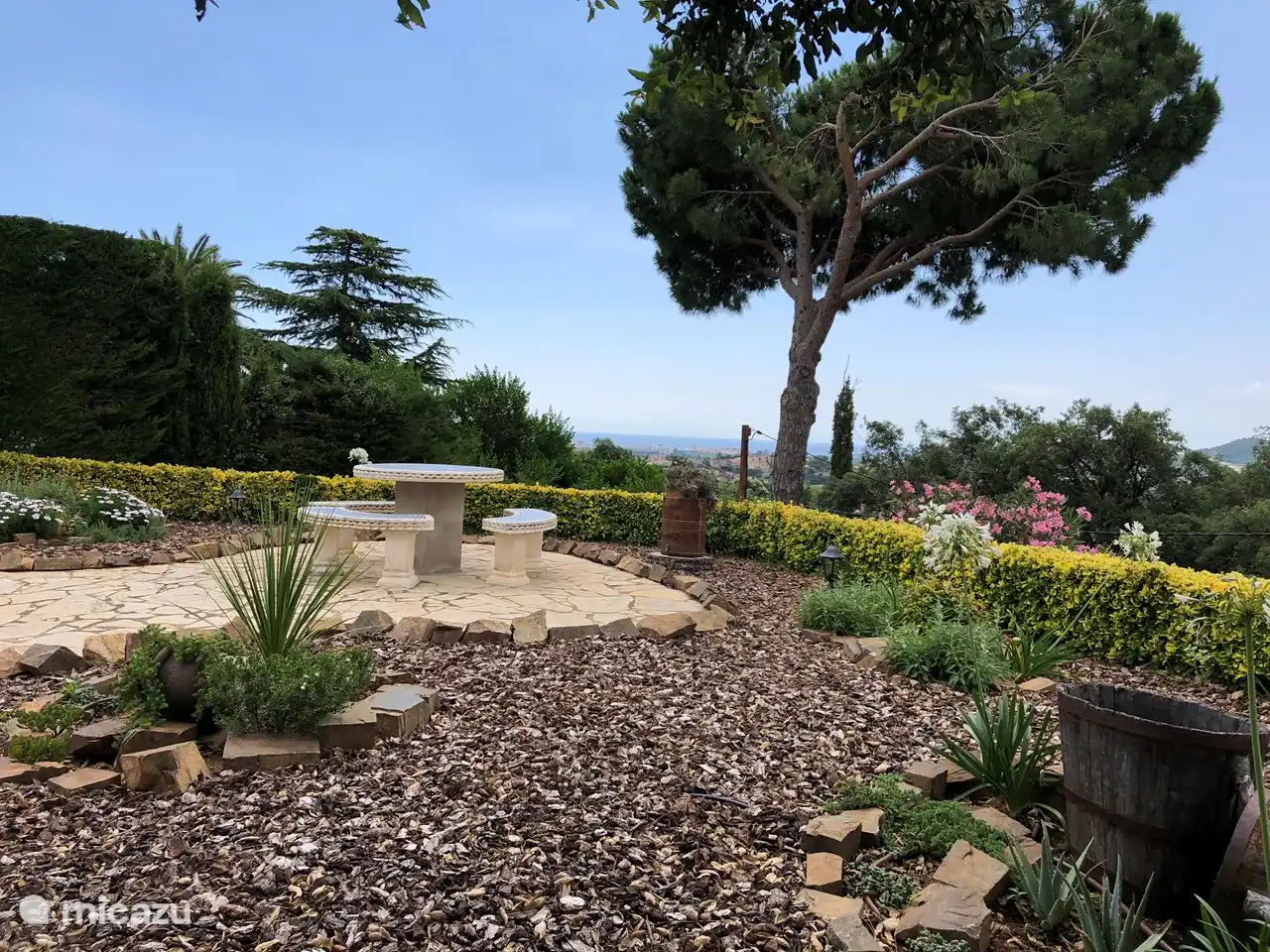 Mehrere Terrassen. Dieses hier mit Meerblick