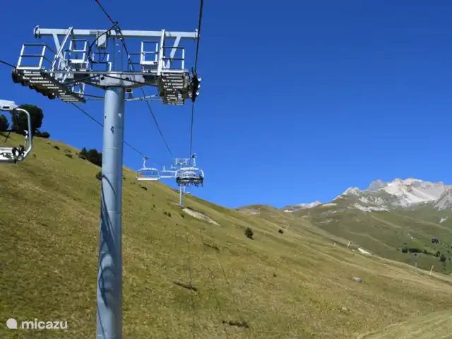 La Marmotte | France, Savoie, La Norma - chalet Prairie alpine en été
