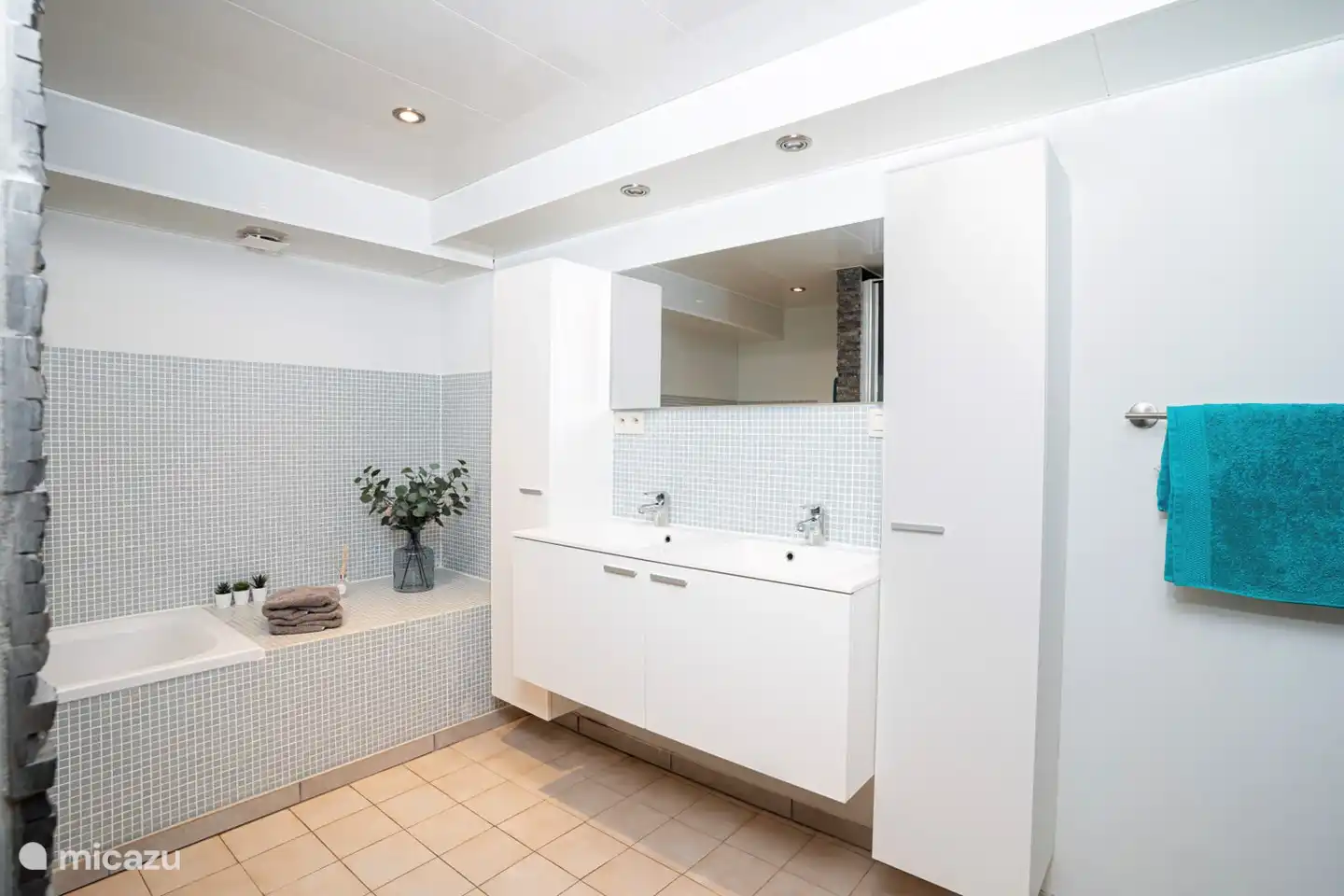 Badezimmer im Erdgeschoss