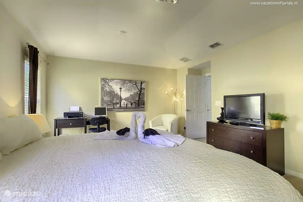 Master Bedroom House of Orange