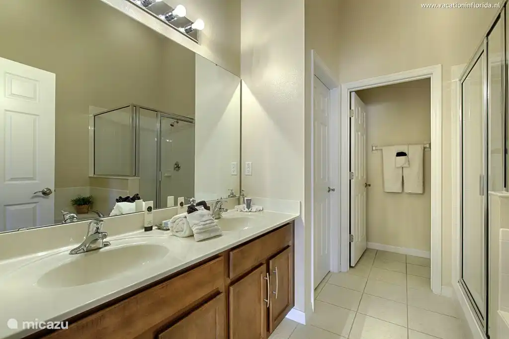 Erste Badezimmer House of Orange