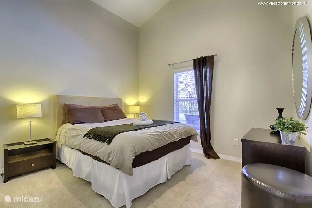 Schlafzimmer mit Doppelbett