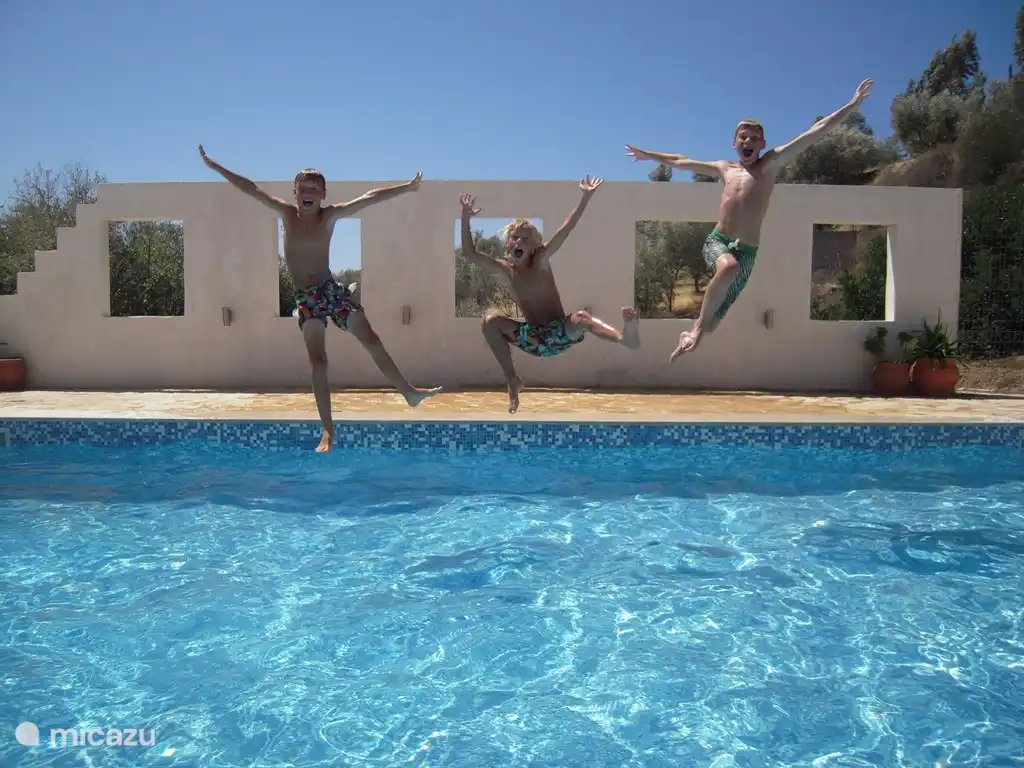 En zo vermaken onze gasten zich:-))))