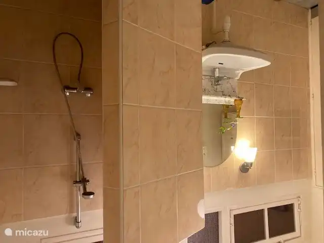 Badezimmer im Erdgeschoss