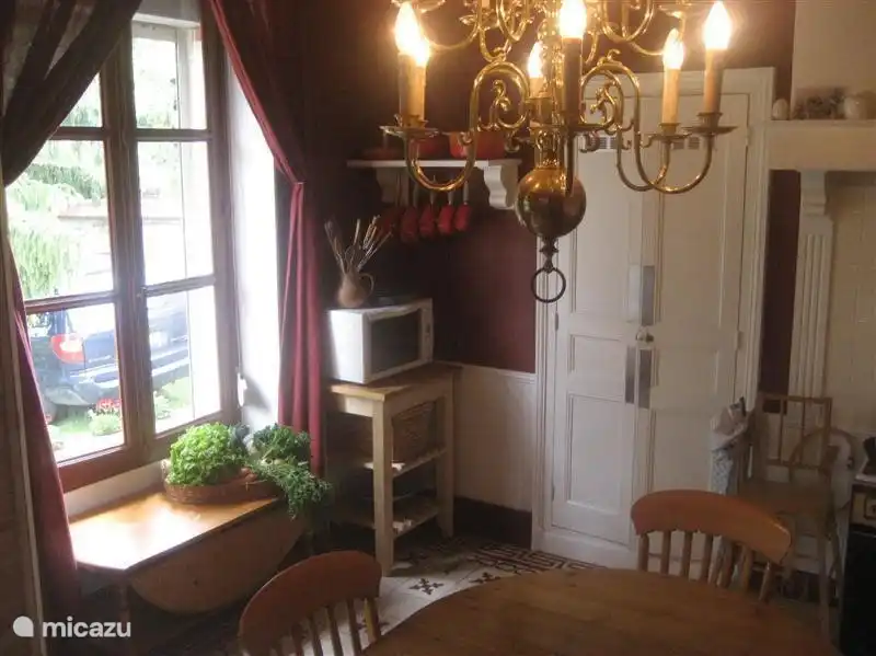 Geräumige Landleben Küche mit Herd, Backofen, Geschirrspüler ....