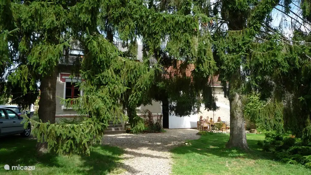 EIN SCHÖNER URLAUB von diesem schönen Ferienhaus in einer ländlichen Gegend.