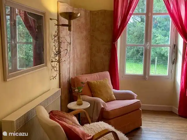 Les Deux Pins | France, Aisne, Vendresse-Beaulne - gîte / cottage Détendez-vous après une journée dans le salon spacieux d’environ 25m2 après une merveilleuse journée de culture, d’histoire, de nature..... Vous l’appelez