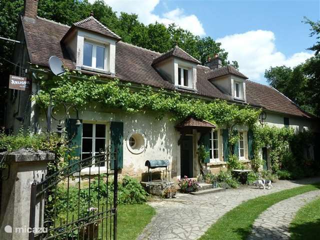 Holiday home in France, Yonne, Sougères-en-Puisaye - farmhouse Le Lainsecq