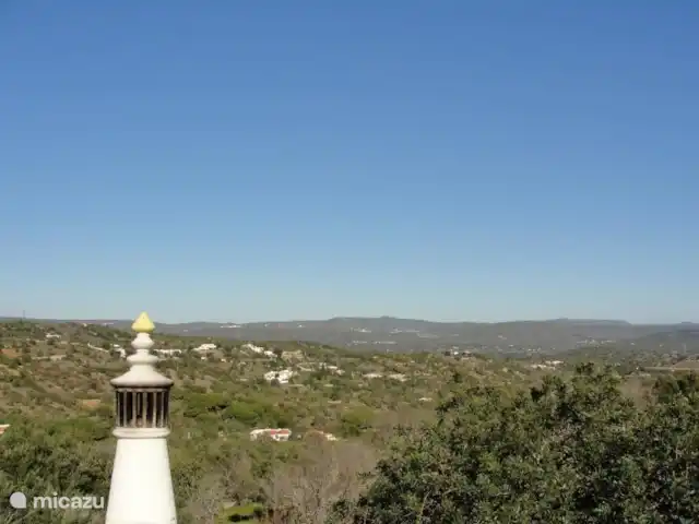 Location de Vacances Portugal, Algarve, Albufeira, maison de vacances - Quinta Elisabeth Vous avez cette vue d'elle
terrasse sur le toit du Cottage, la photo a été prise vers Alte et Santa Margarida.
