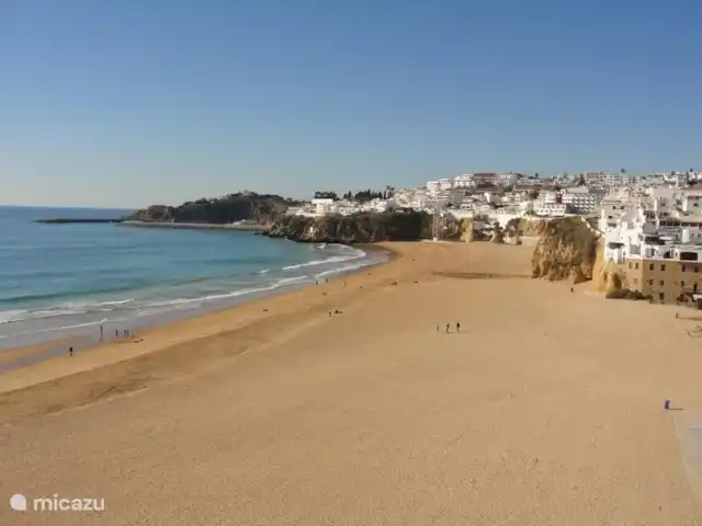 Location de Vacances Portugal, Algarve, Albufeira, maison de vacances - Quinta Elisabeth La plage d'Albufeira en novembre, d'où la tranquillité...