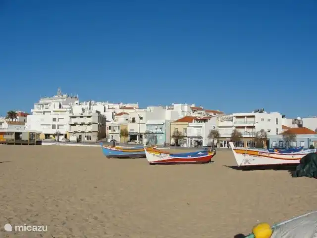 Location de Vacances Portugal, Algarve, Albufeira, maison de vacances - Quinta Elisabeth Bateaux de pêche sur la plage.