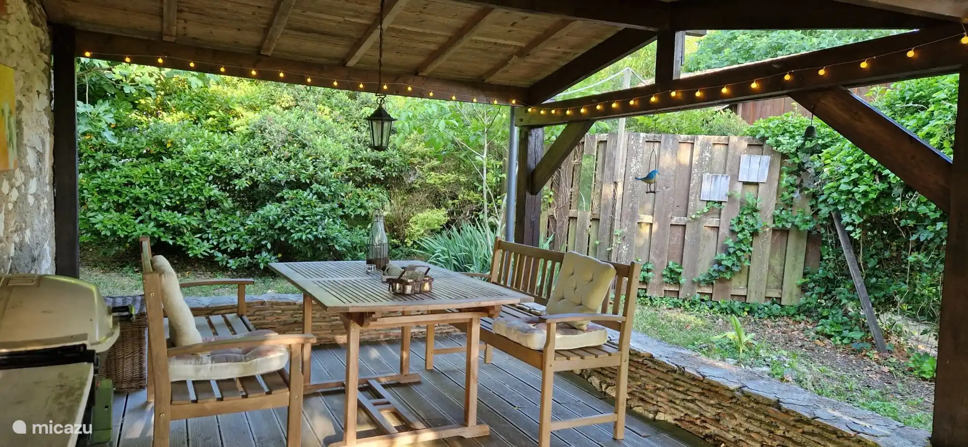 Covered terrace 