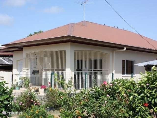 Vakantiehuis Suriname – bungalow Villa Promes