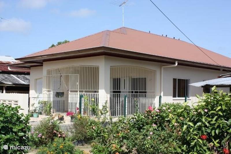 Vakantiehuis Suriname, Paramaribo, Paramaribo Bungalow villa promes