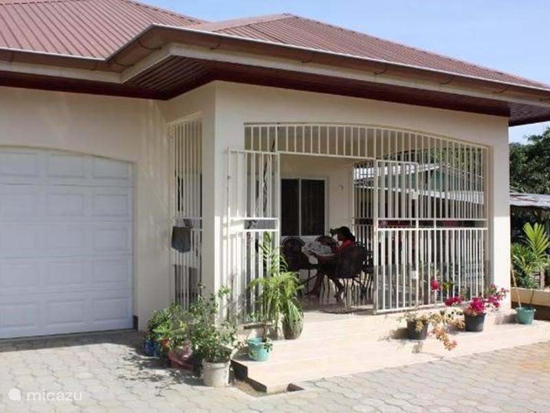 Casa vacacional Suriname, Paramaribo, Paramaribo Bungaló Villa Promes