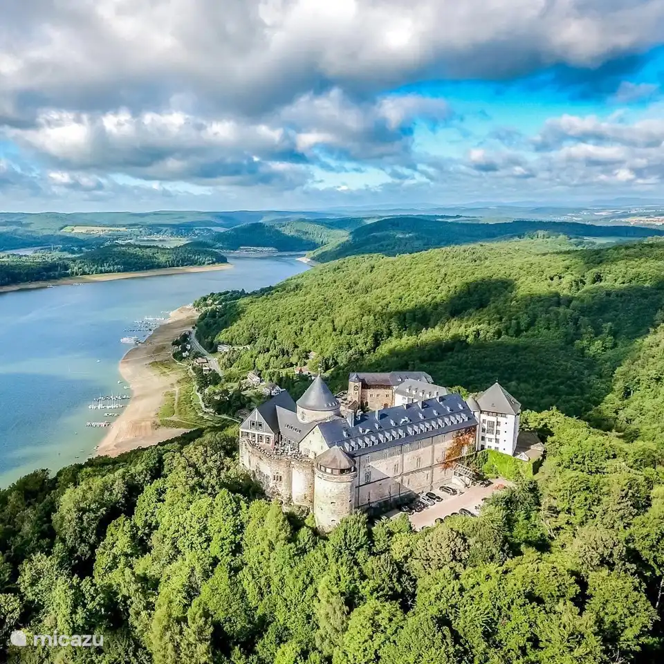 Slot Waldeck, empfehlenswert zum Anschauen.