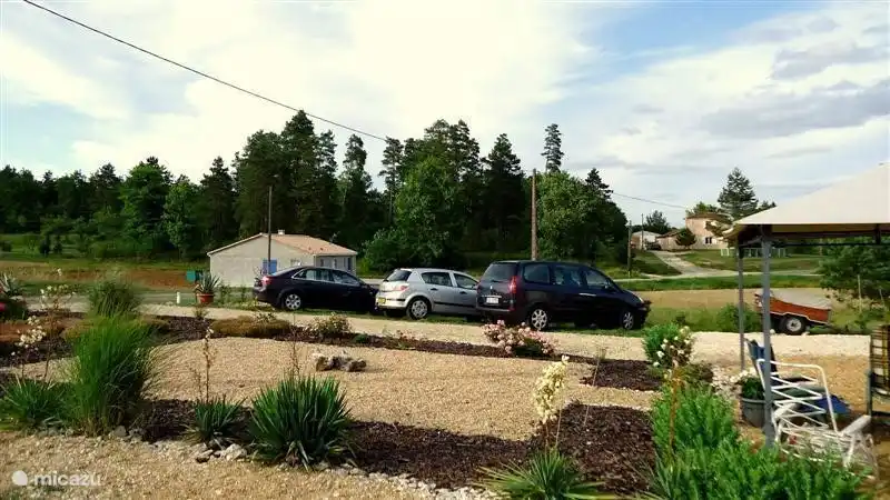 Drei Autos sind leicht zugänglich auf der Baustelle!