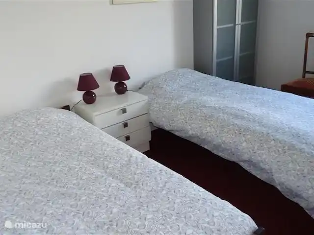 Dordoña, Villa Condat en Francia, Dordoña, Condat-sur-Trincou - casa vacacional Dos camas individuales en el tercer dormitorio.