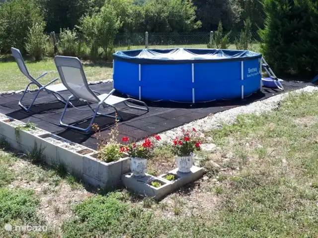 Dordoña, Villa Condat en Francia, Dordoña, Condat-sur-Trincou - casa vacacional La piscina sobre suelo de 3,05 de diámetro y unos 80 cm de altura. También puede haber una piscina para niños disponible.