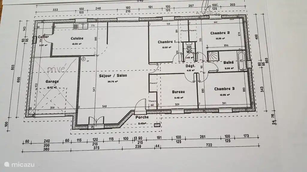 Der Grundriss dieser geräumigen Villa