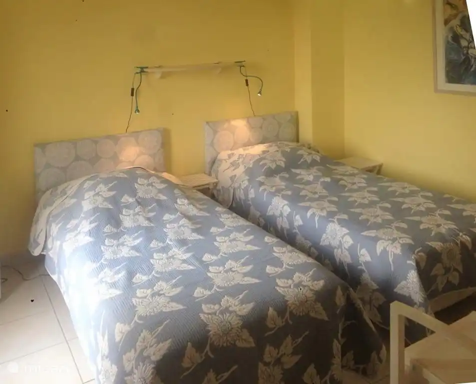 Wohnung: Schlafzimmer mit zwei Einzelbetten (90 x 190 cm)