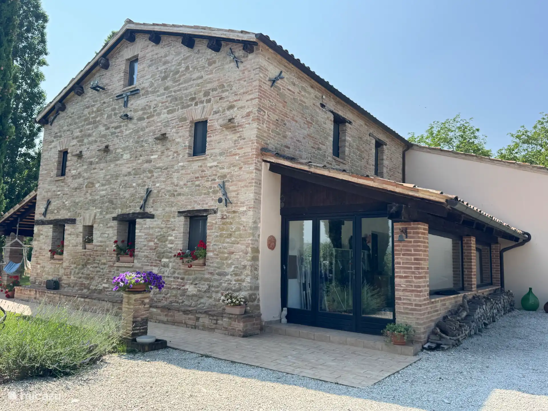 Haus mit Vorderansicht