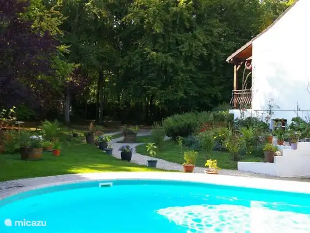 Thury | France, Yonne, Thury - maison de vacances piscine et jardin.