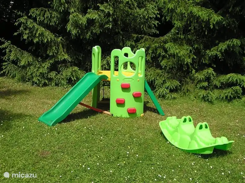 équipements de jeux pour les plus petits.