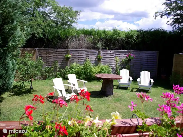 Thury | France, Yonne, Thury - maison de vacances Bain de soleil près de la piscine