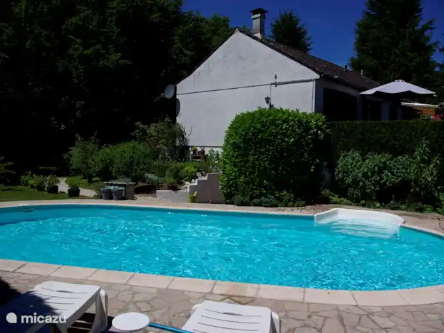 Thury | France, Yonne, Thury - maison de vacances Terrasse piscine, piscine et maison