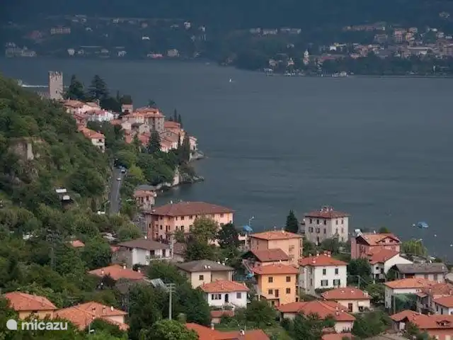 Location de Vacances Italie, Lac de Côme, Menaggio, appartement - Résidence Romana Un bout de vue depuis le balcon.