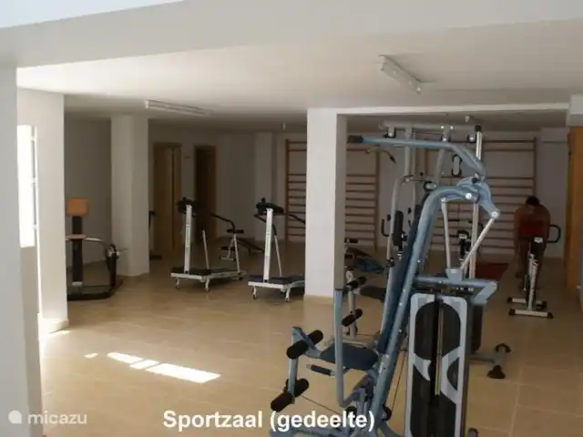 SOL Y MAR, HEERLIJK  appartement. huren in Spanje, Costa Blanca, El Campello - appartement Sportzaal, alleen voor de bewoners. U krijgt een sleutel en kunt er onbeperkt over beschikken wanneer U maar wilt. Douches en toiletten zijn aanwezig.