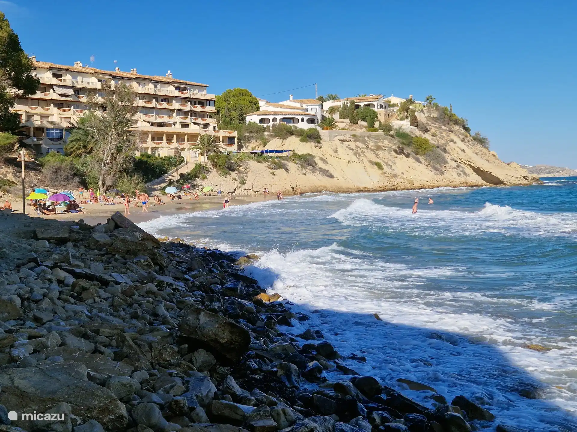 Schöner Strand neben unserer Wohnung