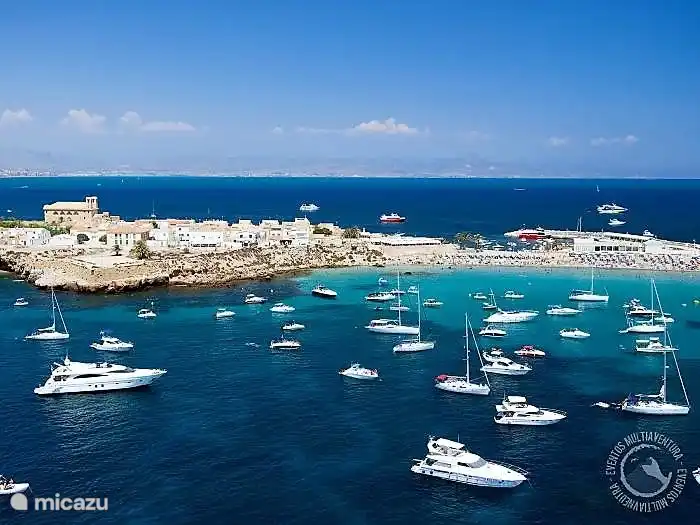 Tagesausflug zur Insel Tabarca über den Hafen von Santa Pola. 30 Minuten Fahrt