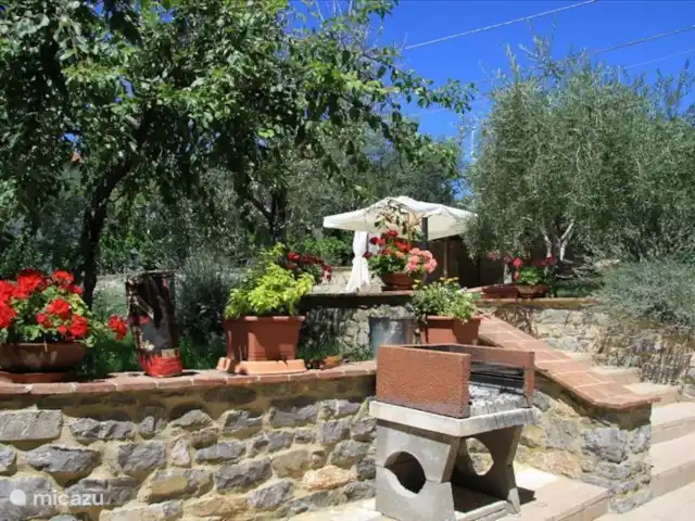 vakantiehuis huren in Italië, Umbrië, Panicale – Casa delle Rondini Trap naar het zwembad