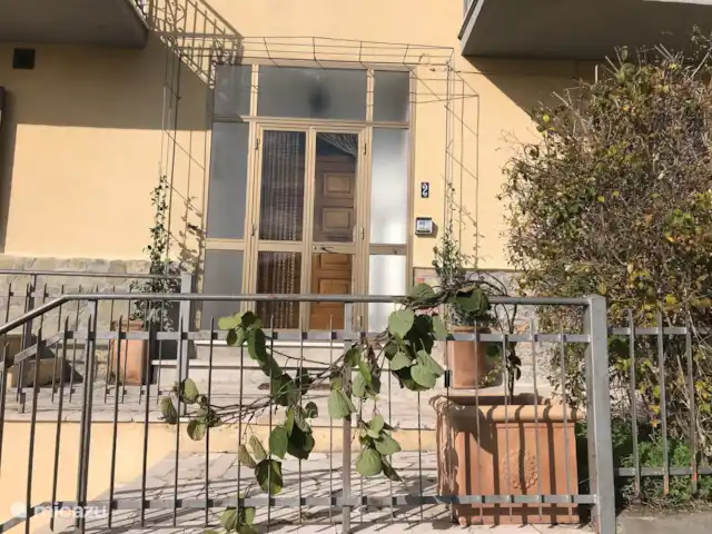 vakantiehuis huren in Italië, Umbrië, Panicale – Casa delle Rondini Voordeur