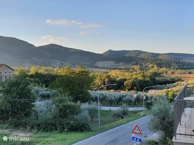 vakantiehuis huren in Italië, Umbrië, Panicale – Casa delle Rondini Uitzicht vanaf balkon