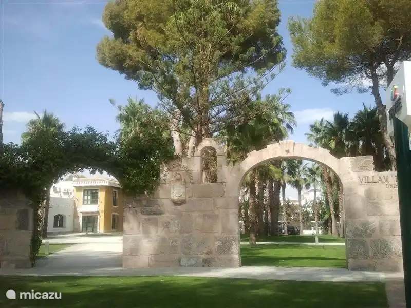 Eingang zum Villamartin Golfplatz.
(1 von 3 Golfplätzen in einem Umkreis von 5 km. Des Eigentums)