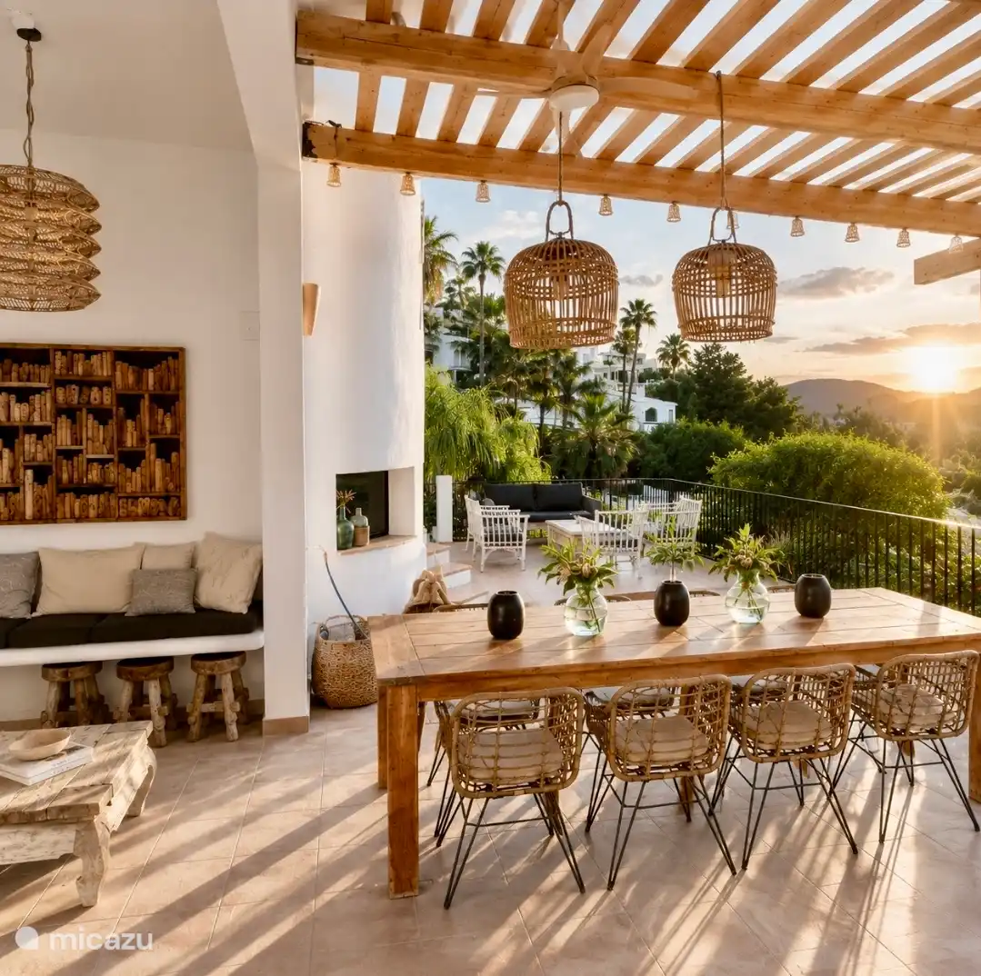extremely attractive lower terrace