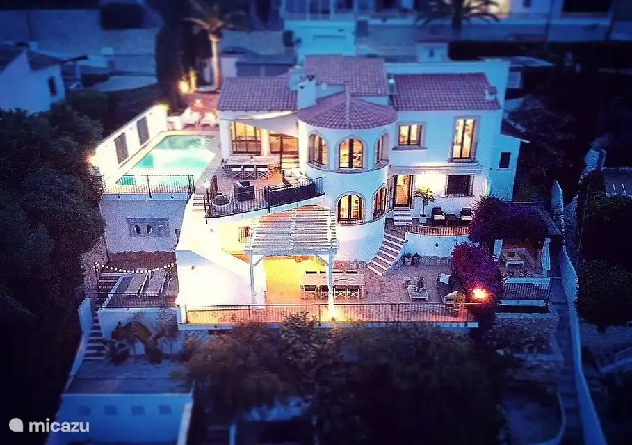 Südseite der Villa, die Meerseite