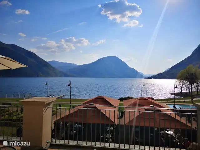 Porto Letizia P11 huren in Italië, Italiaanse Meren, Porlezza - appartement Spectaculair uitzicht over het meer van Lugano. Waar u ook staat op het zeer ruim-bemeten balkonterras, het uitzicht is overweldigend.