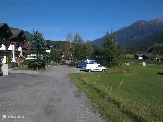 Casa Klein Rosental en Austria, Salzburgo, Neukirchen am Grossvenediger - apartamento Haus Klein Rosental está ubicado en una calle tranquila sin tráfico.