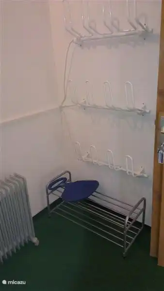 Schiräum mit Schitrockner und Abstellraum 