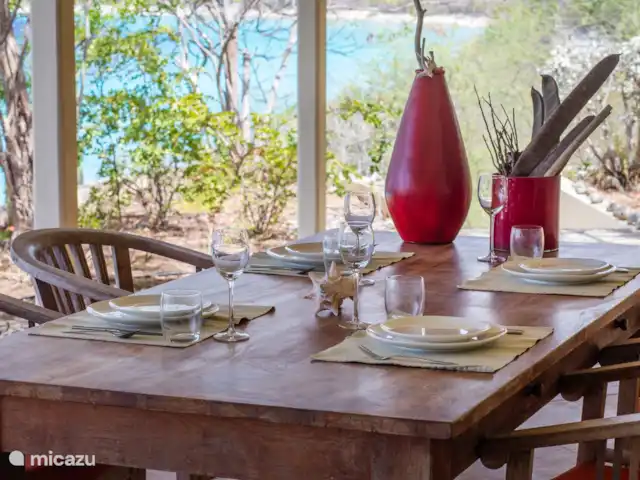 appartement huren in Curaçao, Banda Abou (west), Cas Abao – Cas Laman Abou en de grote eettafel.