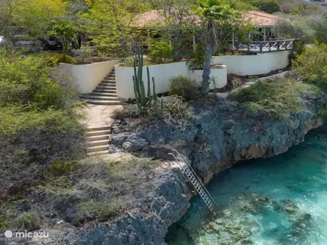 appartement huren in Curaçao, Banda Abou (west), Cas Abao – Cas Laman Abou Alle buitenruimte en de zwemtrap zijn geheel privé tot uw beschikking.