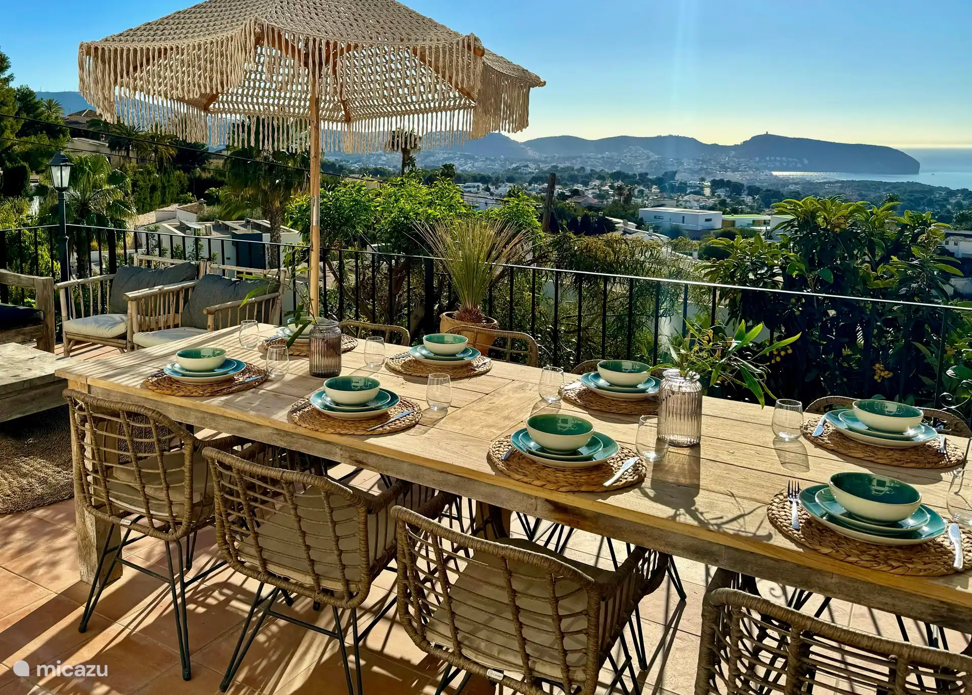 Wer möchte nicht mit dieser Aussicht frühstücken, zu Mittag oder zu Abend essen?