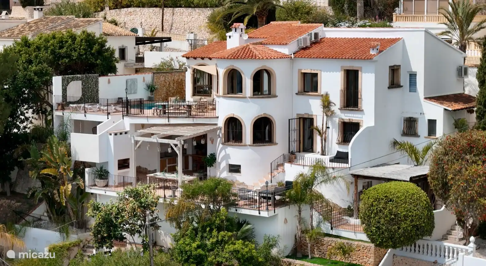 Vorderansicht der Villa