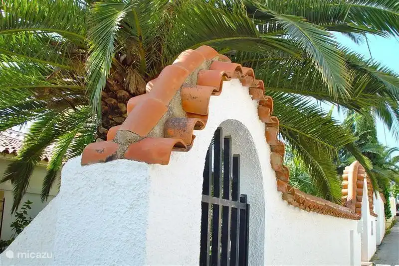 street Villa Royal Palm