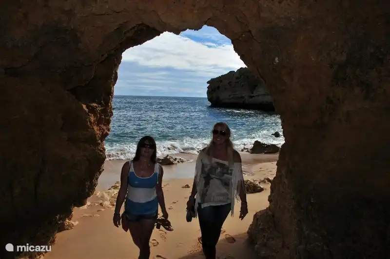 ....les pieds dans le sable...